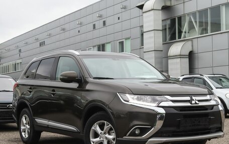 Mitsubishi Outlander III рестайлинг 3, 2018 год, 1 495 000 рублей, 2 фотография