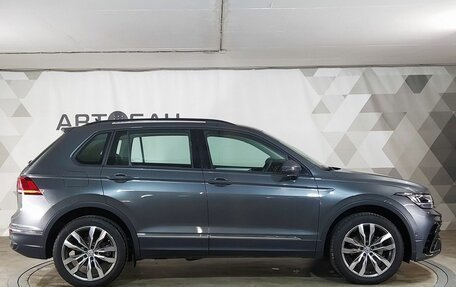 Volkswagen Tiguan II, 2021 год, 2 500 000 рублей, 6 фотография