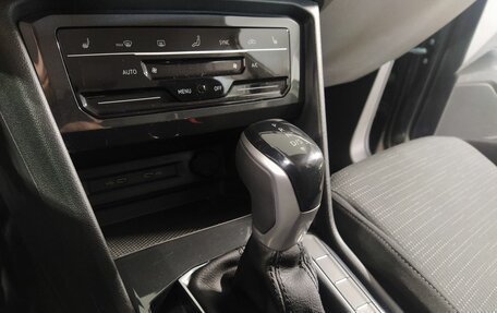 Volkswagen Tiguan II, 2021 год, 2 500 000 рублей, 10 фотография