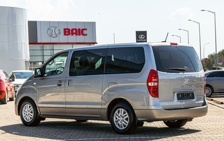 Hyundai H-1 II рестайлинг, 2018 год, 2 195 000 рублей, 4 фотография