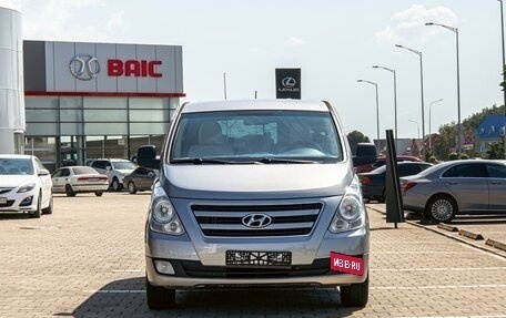 Hyundai H-1 II рестайлинг, 2018 год, 2 195 000 рублей, 2 фотография