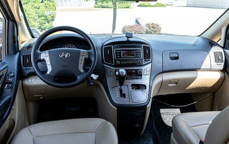 Hyundai H-1 II рестайлинг, 2018 год, 2 195 000 рублей, 15 фотография