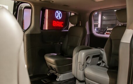 Hyundai Grand Starex Grand Starex I рестайлинг 2, 2014 год, 1 755 000 рублей, 19 фотография