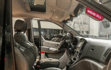 Hyundai Grand Starex Grand Starex I рестайлинг 2, 2014 год, 1 755 000 рублей, 16 фотография