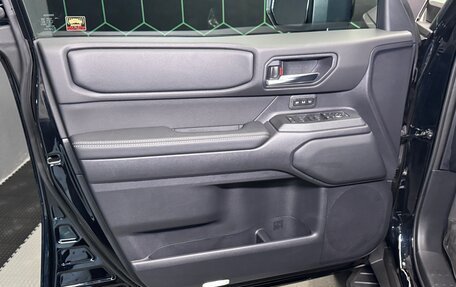 Toyota Land Cruiser Prado, 2024 год, 14 200 000 рублей, 7 фотография