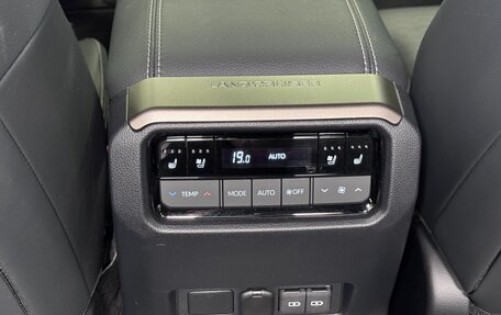 Toyota Land Cruiser Prado, 2024 год, 14 200 000 рублей, 17 фотография