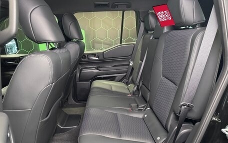 Toyota Land Cruiser Prado, 2024 год, 14 200 000 рублей, 16 фотография