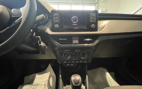 Skoda Rapid II, 2021 год, 1 285 000 рублей, 10 фотография