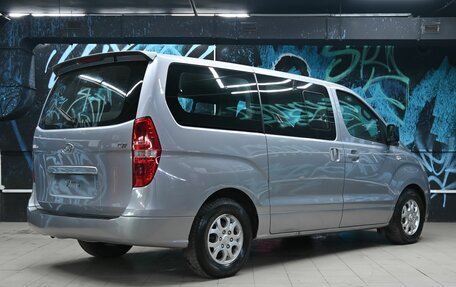 Hyundai Grand Starex Grand Starex I рестайлинг 2, 2014 год, 1 695 000 рублей, 4 фотография