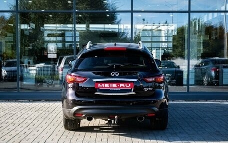 Infiniti QX70, 2016 год, 2 700 000 рублей, 4 фотография
