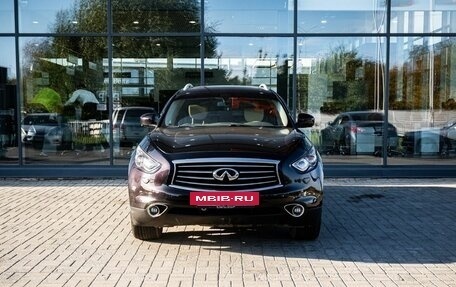 Infiniti QX70, 2016 год, 2 700 000 рублей, 3 фотография
