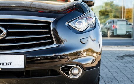 Infiniti QX70, 2016 год, 2 700 000 рублей, 10 фотография