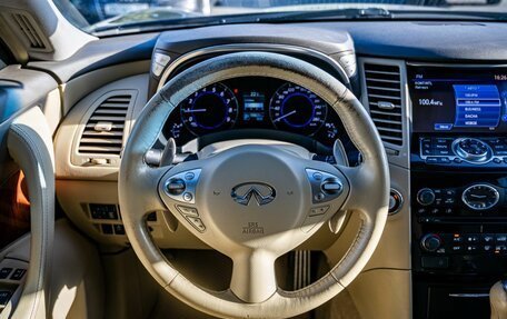 Infiniti QX70, 2016 год, 2 700 000 рублей, 16 фотография