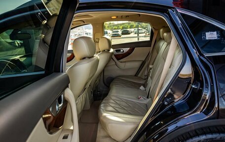 Infiniti QX70, 2016 год, 2 700 000 рублей, 14 фотография