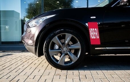 Infiniti QX70, 2016 год, 2 700 000 рублей, 9 фотография