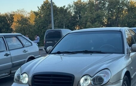 Hyundai Sonata IV рестайлинг, 2005 год, 700 000 рублей, 2 фотография