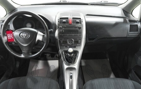 Toyota Auris II, 2009 год, 649 000 рублей, 10 фотография