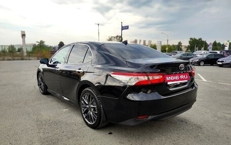 Toyota Camry, 2021 год, 3 398 000 рублей, 5 фотография