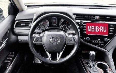 Toyota Camry, 2021 год, 3 398 000 рублей, 10 фотография