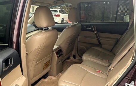 Toyota Highlander III, 2013 год, 2 490 000 рублей, 8 фотография