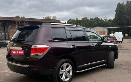 Toyota Highlander III, 2013 год, 2 490 000 рублей, 4 фотография
