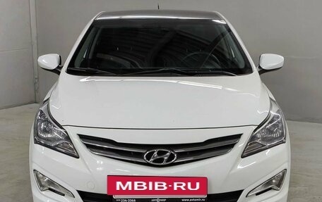 Hyundai Solaris II рестайлинг, 2015 год, 850 000 рублей, 2 фотография