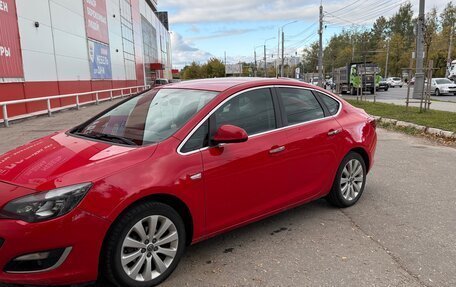 Opel Astra J, 2013 год, 980 000 рублей, 2 фотография