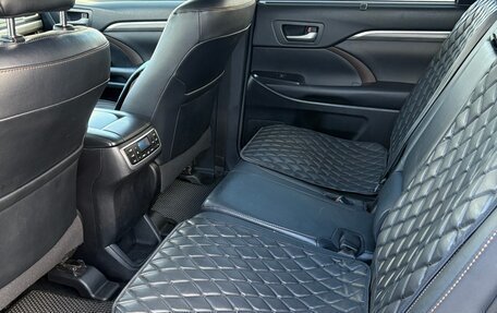 Toyota Highlander III, 2018 год, 3 673 000 рублей, 8 фотография