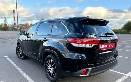 Toyota Highlander III, 2018 год, 3 673 000 рублей, 5 фотография