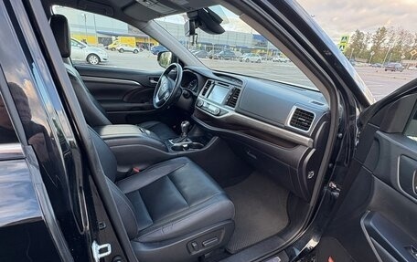 Toyota Highlander III, 2018 год, 3 673 000 рублей, 12 фотография