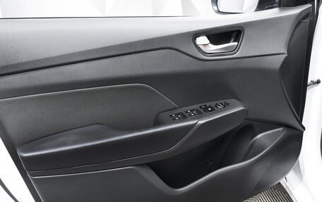 Hyundai Solaris II рестайлинг, 2021 год, 1 644 000 рублей, 13 фотография