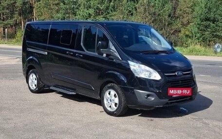 Ford Tourneo Custom I рестайлинг, 2017 год, 2 399 999 рублей, 2 фотография
