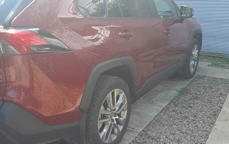 Toyota RAV4, 2020 год, 2 400 000 рублей, 2 фотография