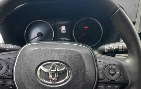 Toyota RAV4, 2020 год, 2 400 000 рублей, 6 фотография