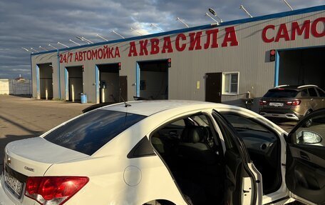 Chevrolet Cruze II, 2010 год, 600 000 рублей, 3 фотография