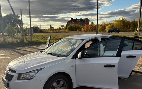 Chevrolet Cruze II, 2010 год, 600 000 рублей, 6 фотография