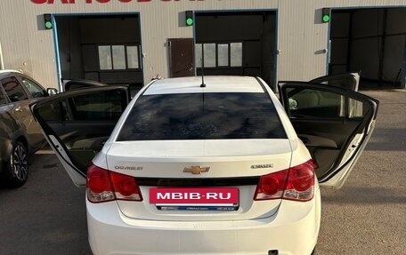 Chevrolet Cruze II, 2010 год, 600 000 рублей, 4 фотография
