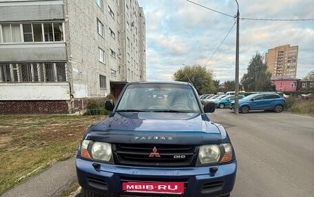Mitsubishi Pajero III рестайлинг, 2000 год, 530 000 рублей, 2 фотография