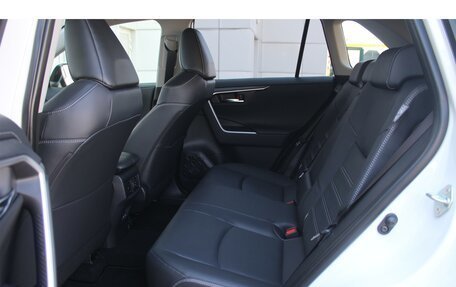 Toyota RAV4, 2025 год, 6 120 000 рублей, 14 фотография