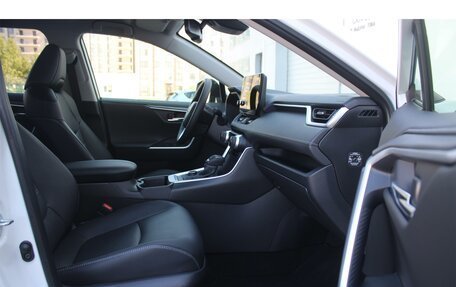 Toyota RAV4, 2025 год, 6 120 000 рублей, 16 фотография