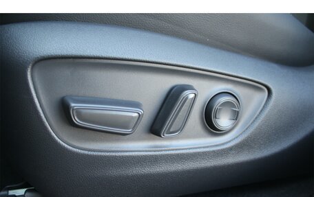 Toyota RAV4, 2025 год, 6 120 000 рублей, 25 фотография