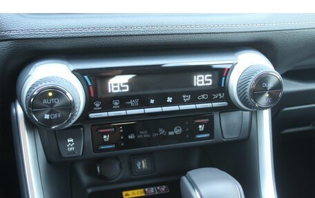 Toyota RAV4, 2025 год, 6 120 000 рублей, 23 фотография