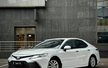 Toyota Camry, 2019 год, 1 725 000 рублей, 3 фотография