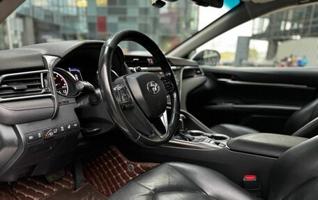 Toyota Camry, 2019 год, 1 725 000 рублей, 7 фотография