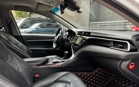 Toyota Camry, 2019 год, 1 725 000 рублей, 8 фотография
