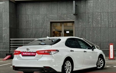 Toyota Camry, 2019 год, 1 725 000 рублей, 6 фотография