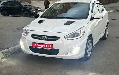 Hyundai Solaris II рестайлинг, 2013 год, 620 000 рублей, 1 фотография