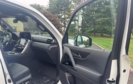 Lexus LX, 2025 год, 23 000 000 рублей, 17 фотография