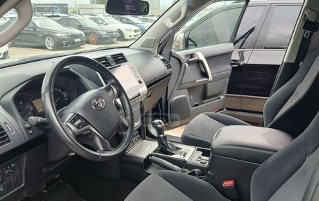 Toyota Land Cruiser Prado 150 рестайлинг 2, 2022 год, 6 300 000 рублей, 7 фотография