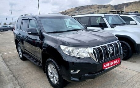 Toyota Land Cruiser Prado 150 рестайлинг 2, 2022 год, 6 300 000 рублей, 3 фотография